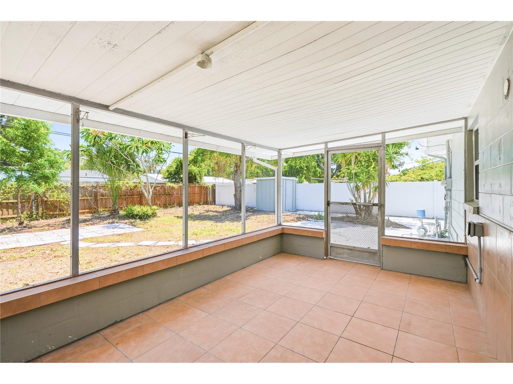 5586 30th Avenue N Saint Petersburg FL 33710 TB8518396 image23
