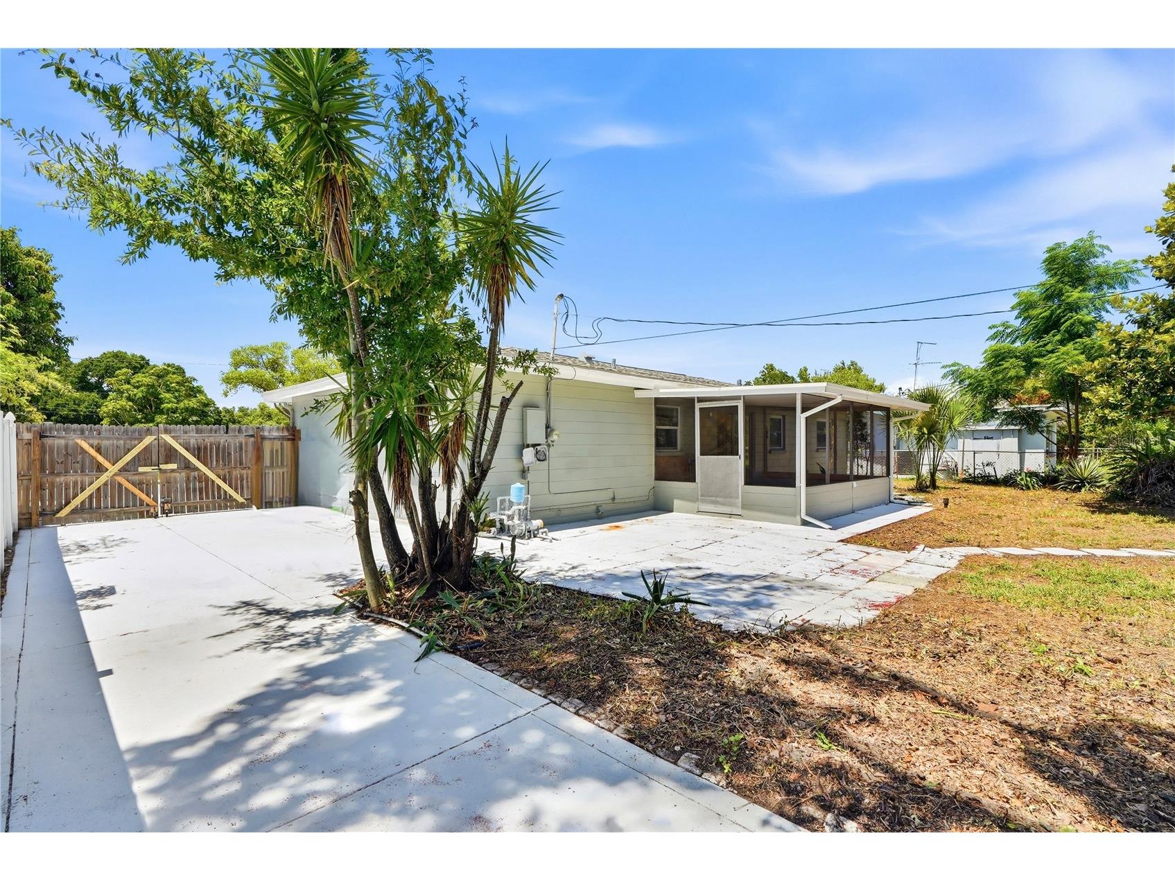 5586 30th Avenue N Saint Petersburg FL 33710 TB8518396 image28