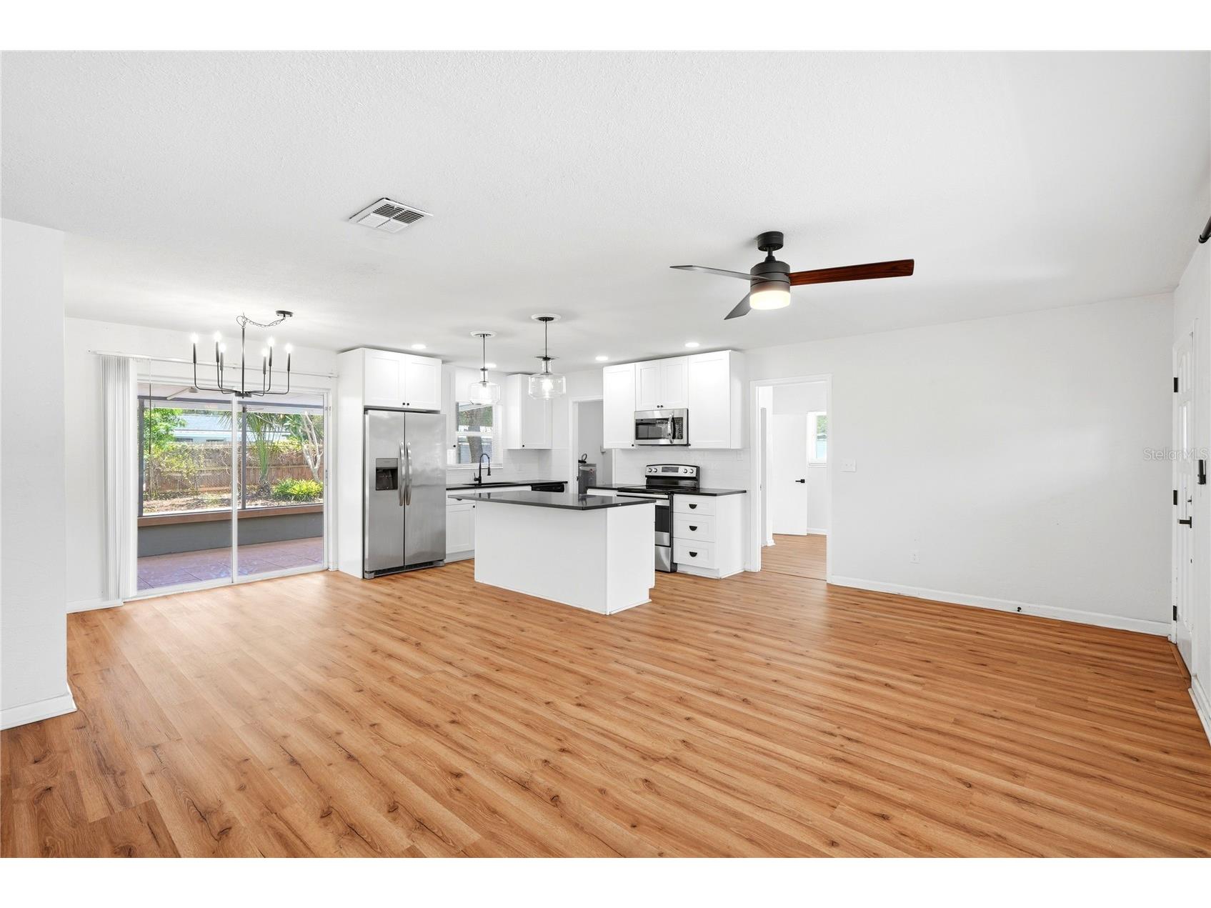 5586 30th Avenue N Saint Petersburg FL 33710 TB8518396 image5