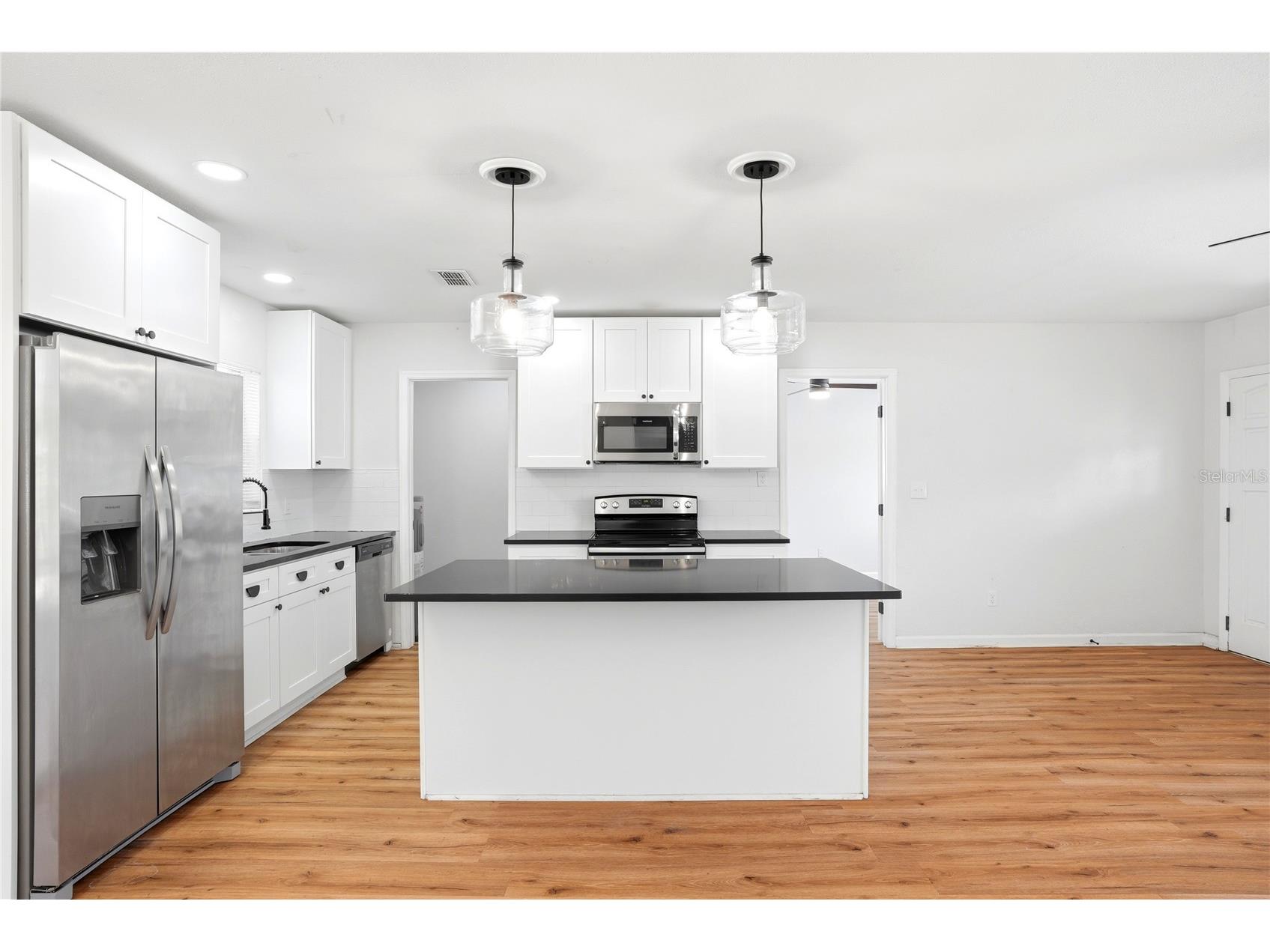 5586 30th Avenue N Saint Petersburg FL 33710 TB8518396 image9