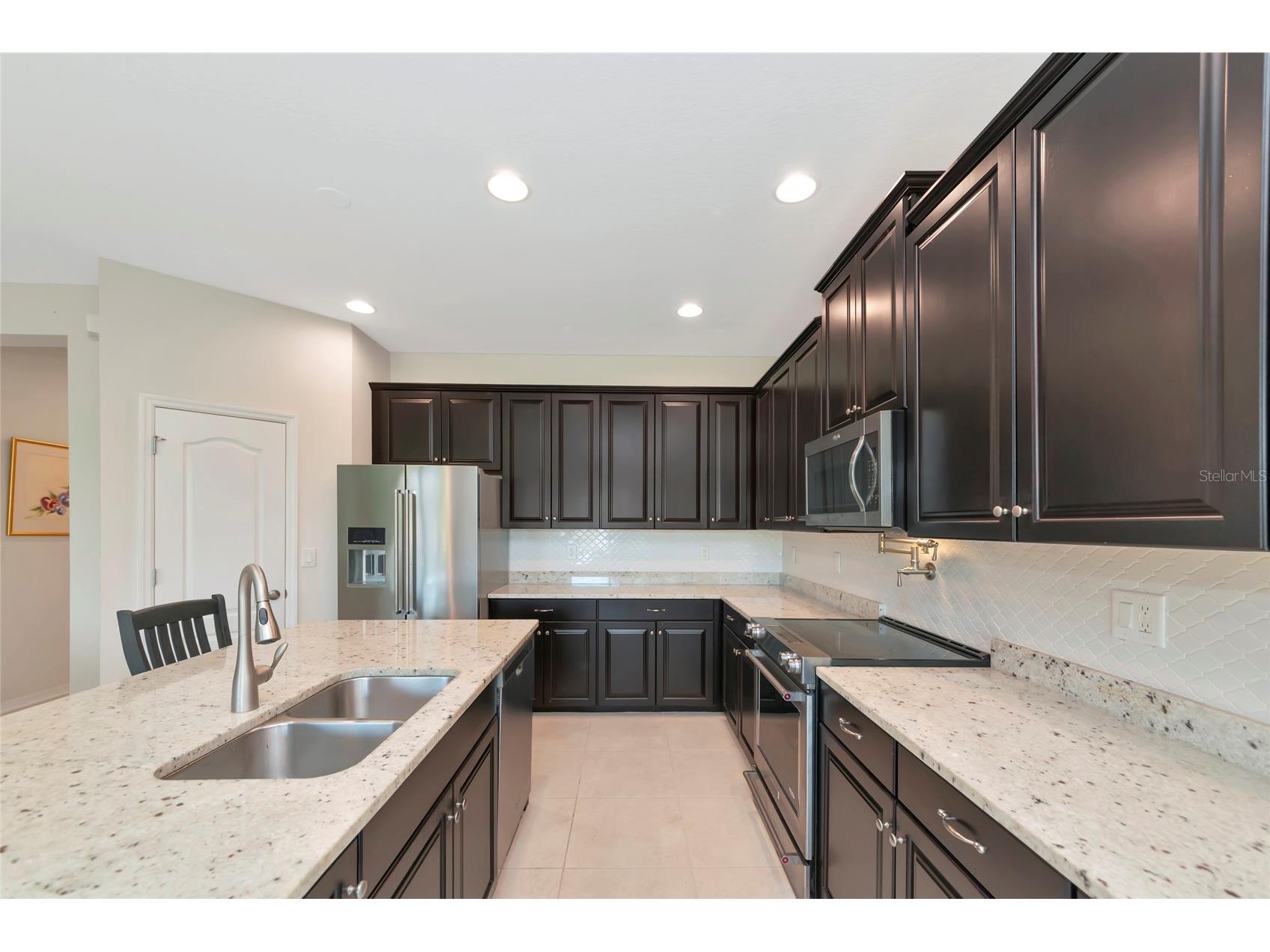 5587 Foxtail Palm Lane Sarasota FL 34233 A4693177 image11