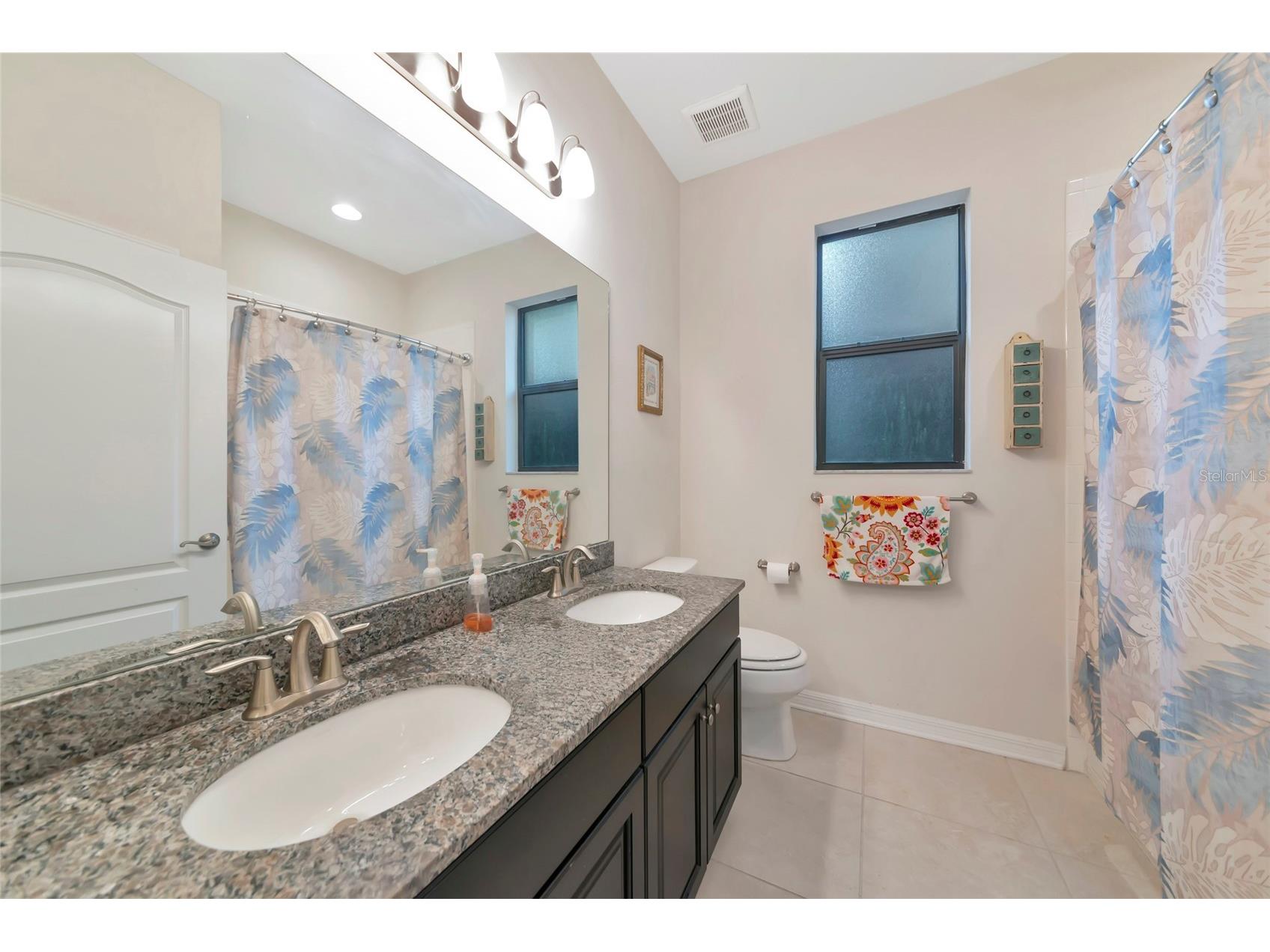 5587 Foxtail Palm Lane Sarasota FL 34233 A4693177 image29