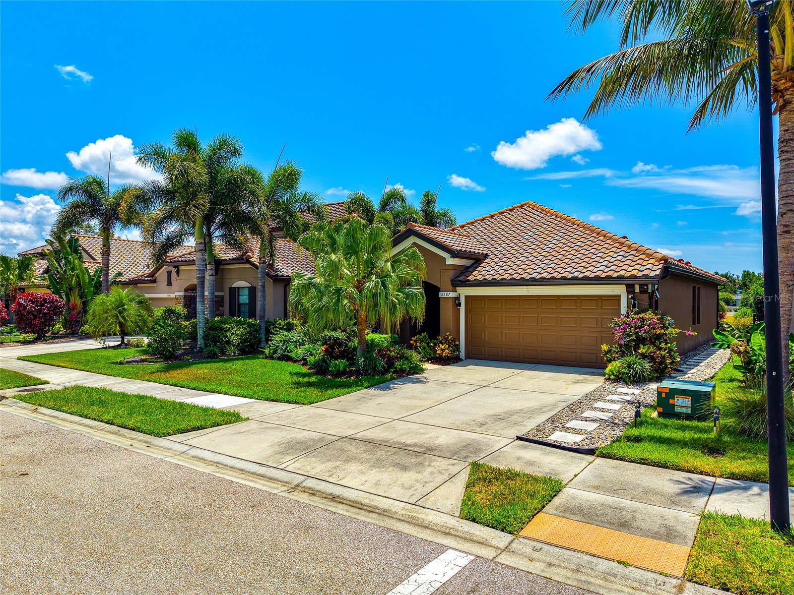 5587 Foxtail Palm Lane Sarasota FL 34233 A4693177 image36