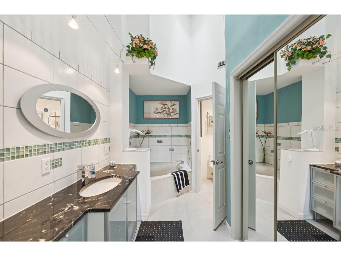 5588 Golf Pointe Drive #1 Sarasota FL 34243 A4672310 image27