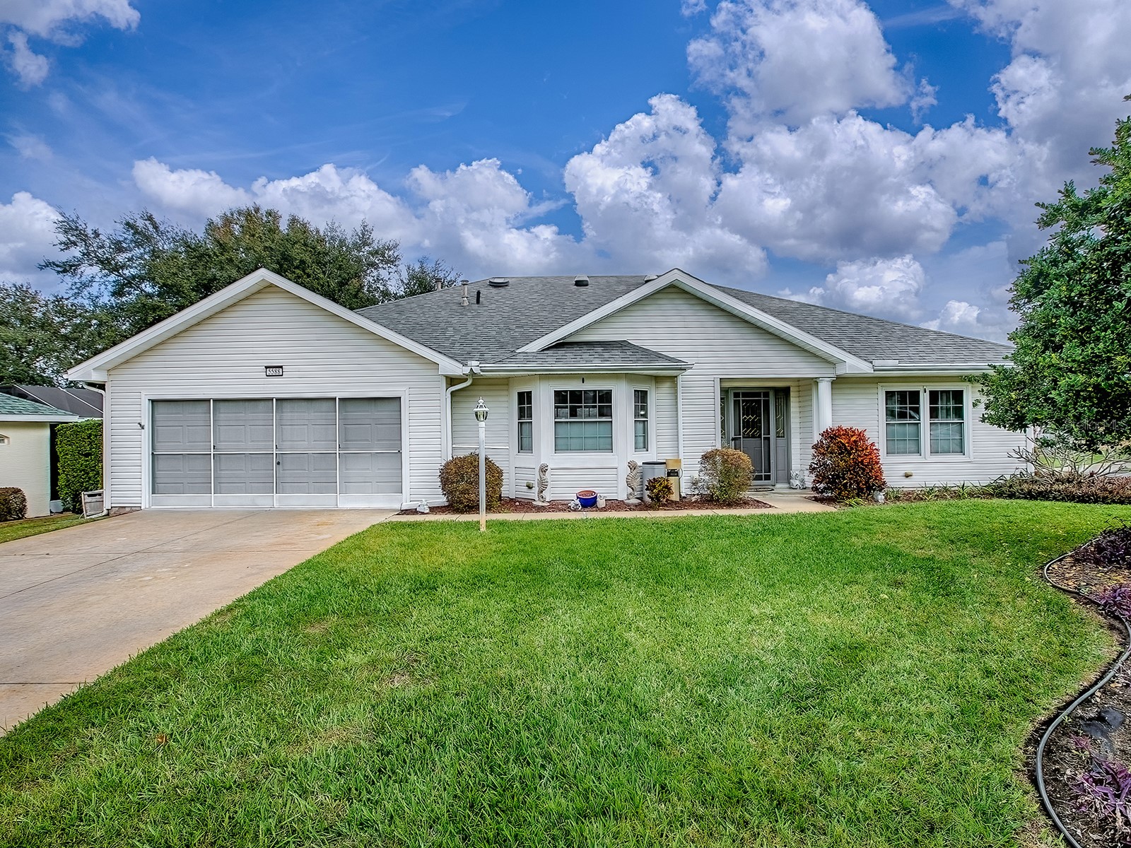 5588 Gulf Stream Street Tavares FL 32778 - LITTLE LAKE HARRIS G5106811 image1