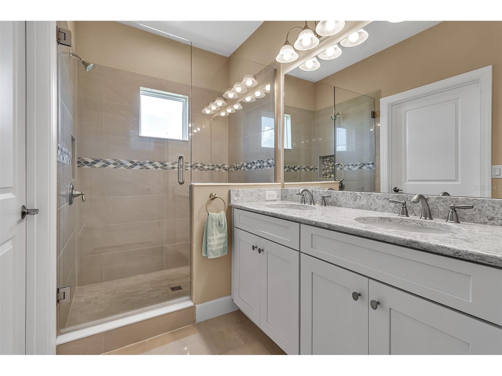 5589 Cannes Circle Sarasota FL 34231 - PHILLIPPI CREEK A4689088 image21