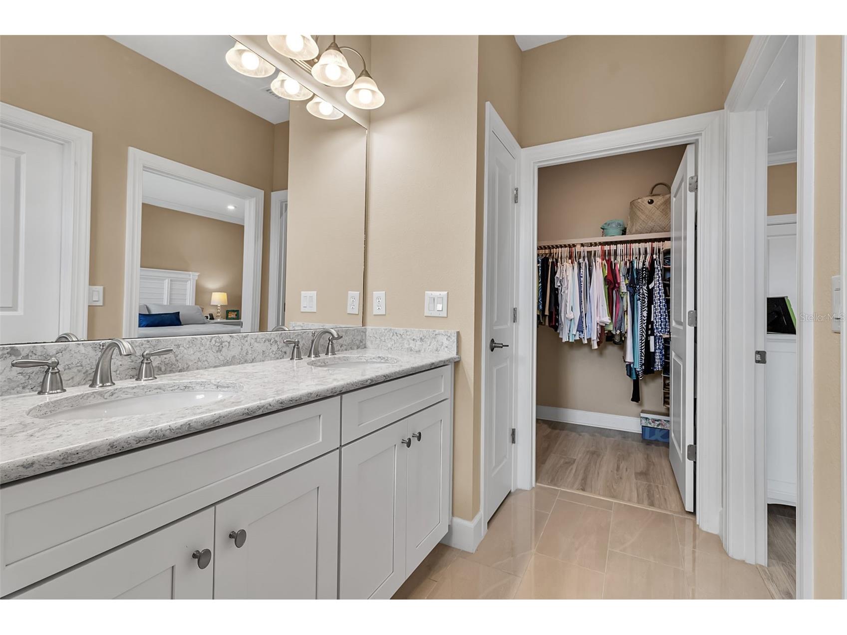 5589 Cannes Circle Sarasota FL 34231 - PHILLIPPI CREEK A4689088 image22