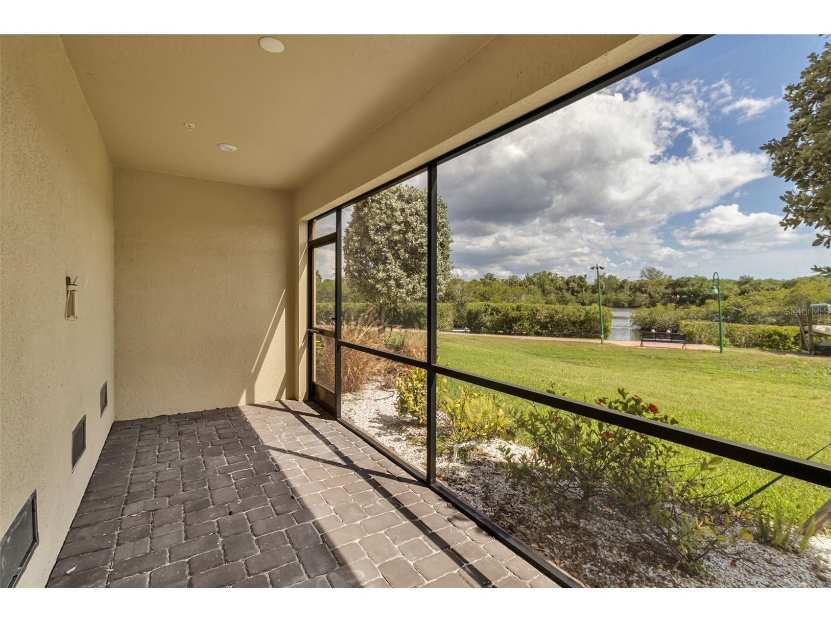 5589 Cannes Circle Sarasota FL 34231 - PHILLIPPI CREEK A4689088 image27