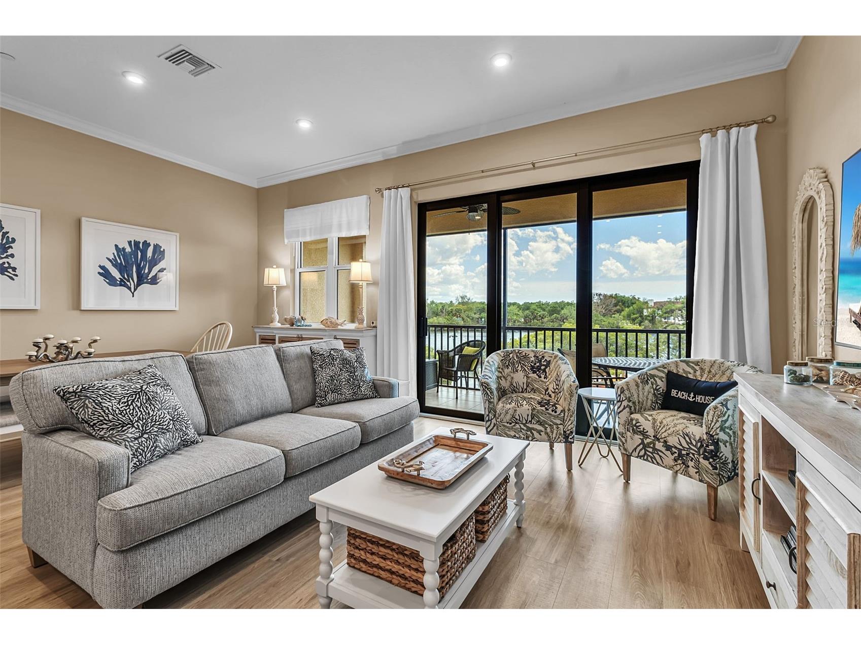 5589 Cannes Circle Sarasota FL 34231 - PHILLIPPI CREEK A4689088 image8