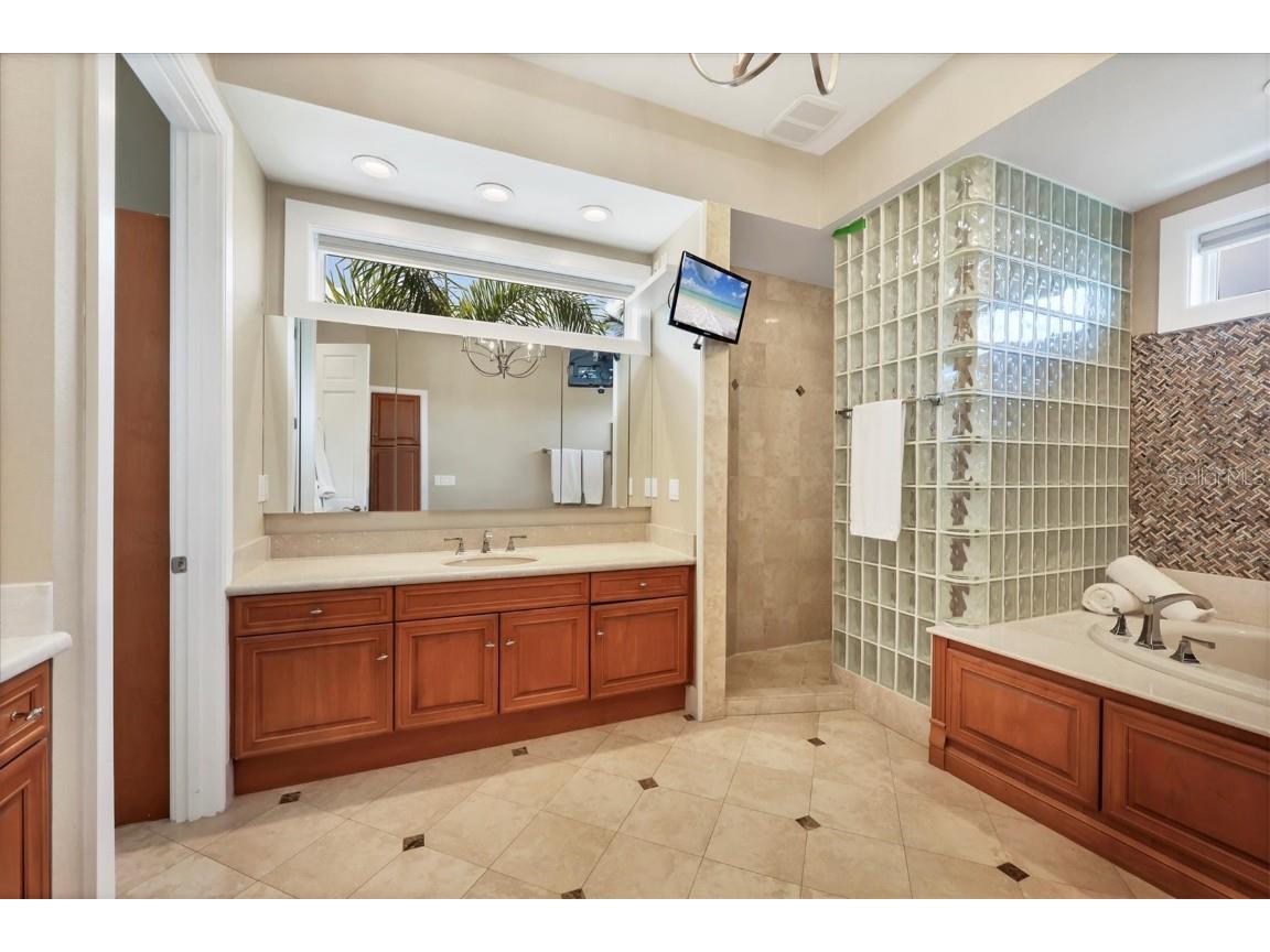 559 Bob Hope Drive Nokomis FL 34275 - BLACKBURN POINT BAY A4660958 image31