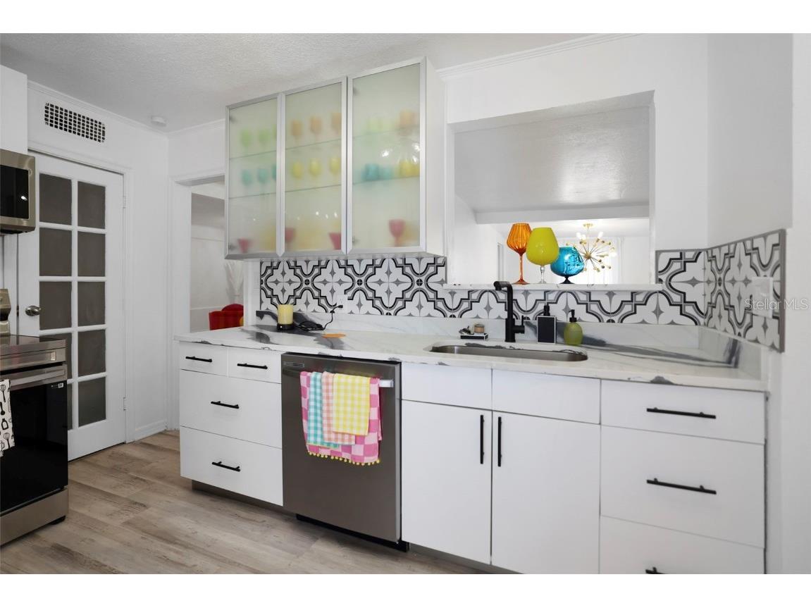 559 Scotland Street Dunedin FL 34698 TB8370789 image2