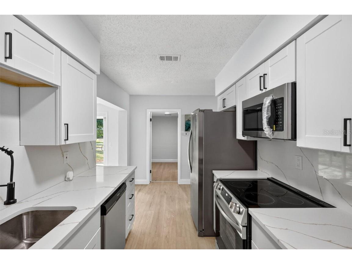 559 Vine Avenue Dunedin FL 34698 O6365543 image9