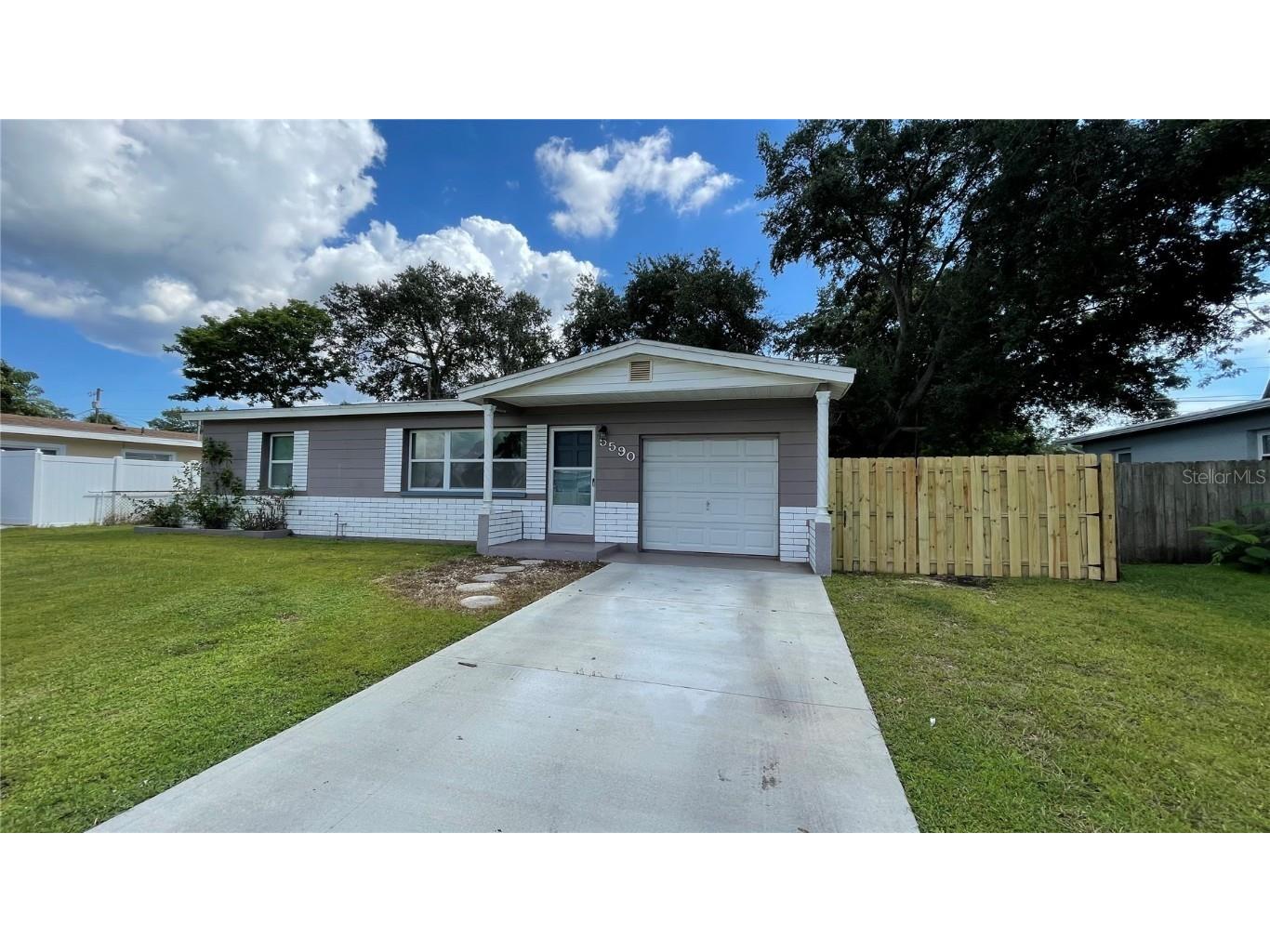 5590 86th Avenue N Pinellas Park FL 33782 U8137983 image1