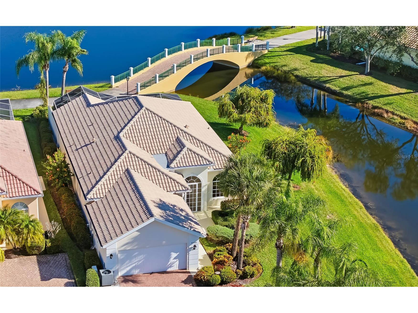 5590 Carmona Place Sarasota FL 34238 A4679426 image1