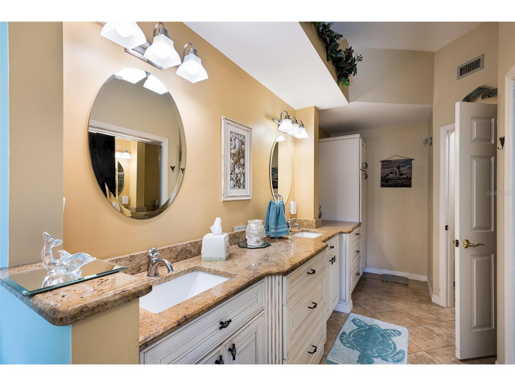 5590 Golf Pointe Drive #5590 Sarasota FL 34243 A4680747 image15