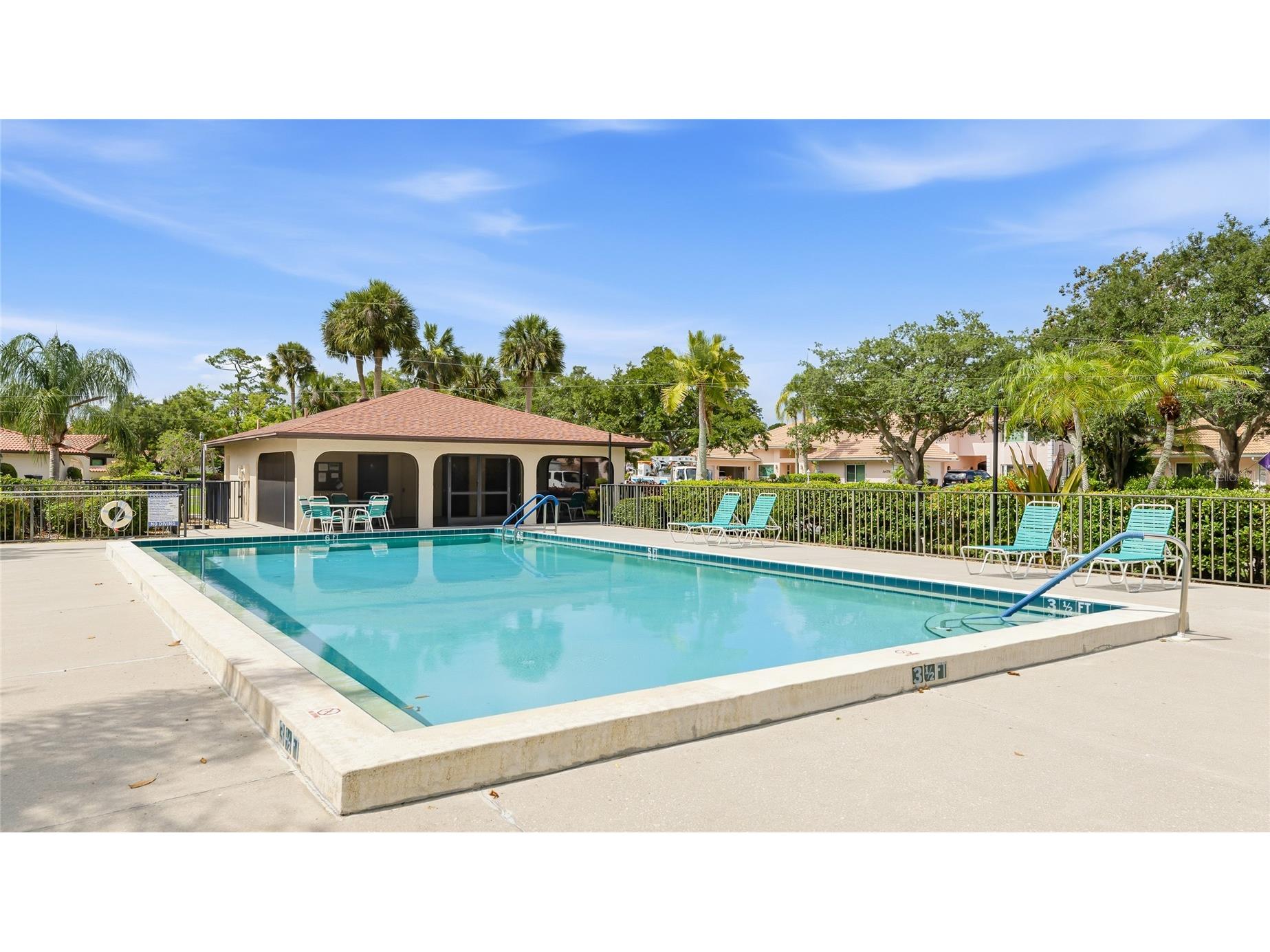 5590 Golf Pointe Drive #5590 Sarasota FL 34243 A4694922 image40