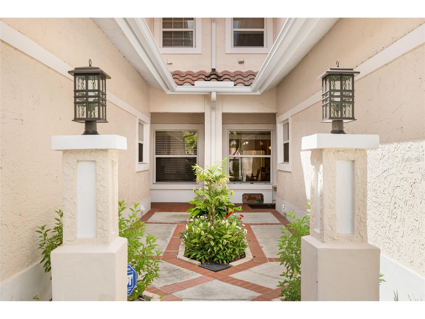 5590 Golf Pointe Drive #5590 Sarasota FL 34243 A4694922 image5