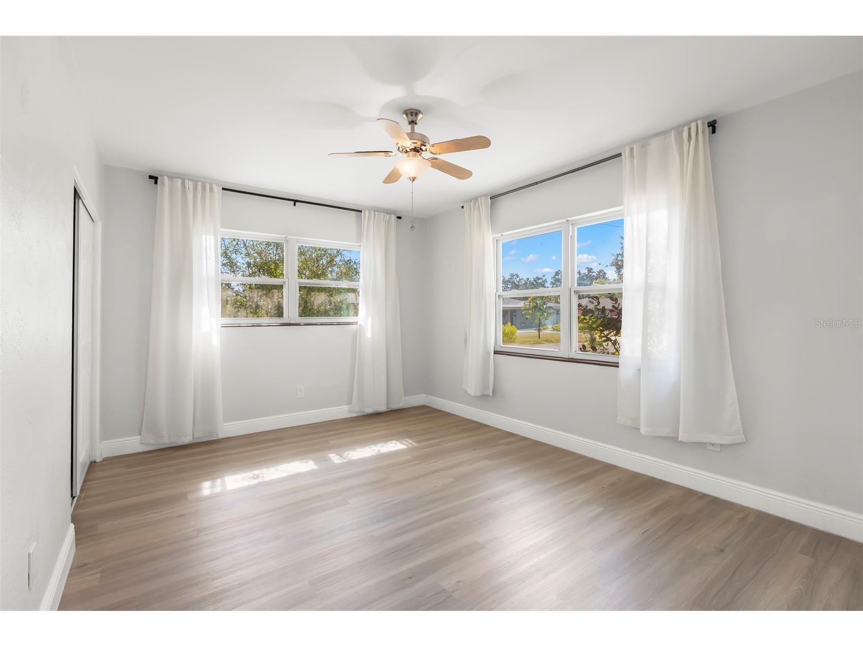 5590 Highland Street S Saint Petersburg FL 33705 TB8476881 image17