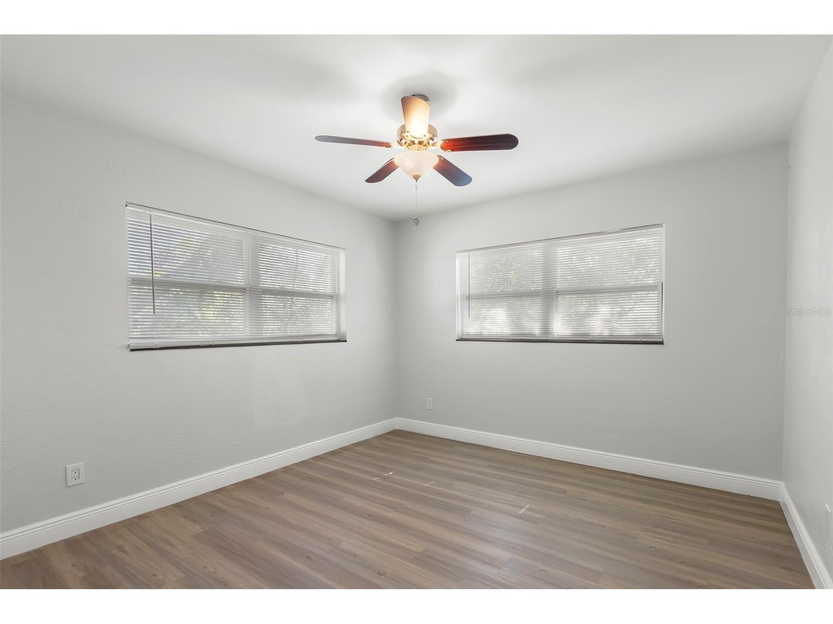 5590 Highland Street S Saint Petersburg FL 33705 TB8476881 image25