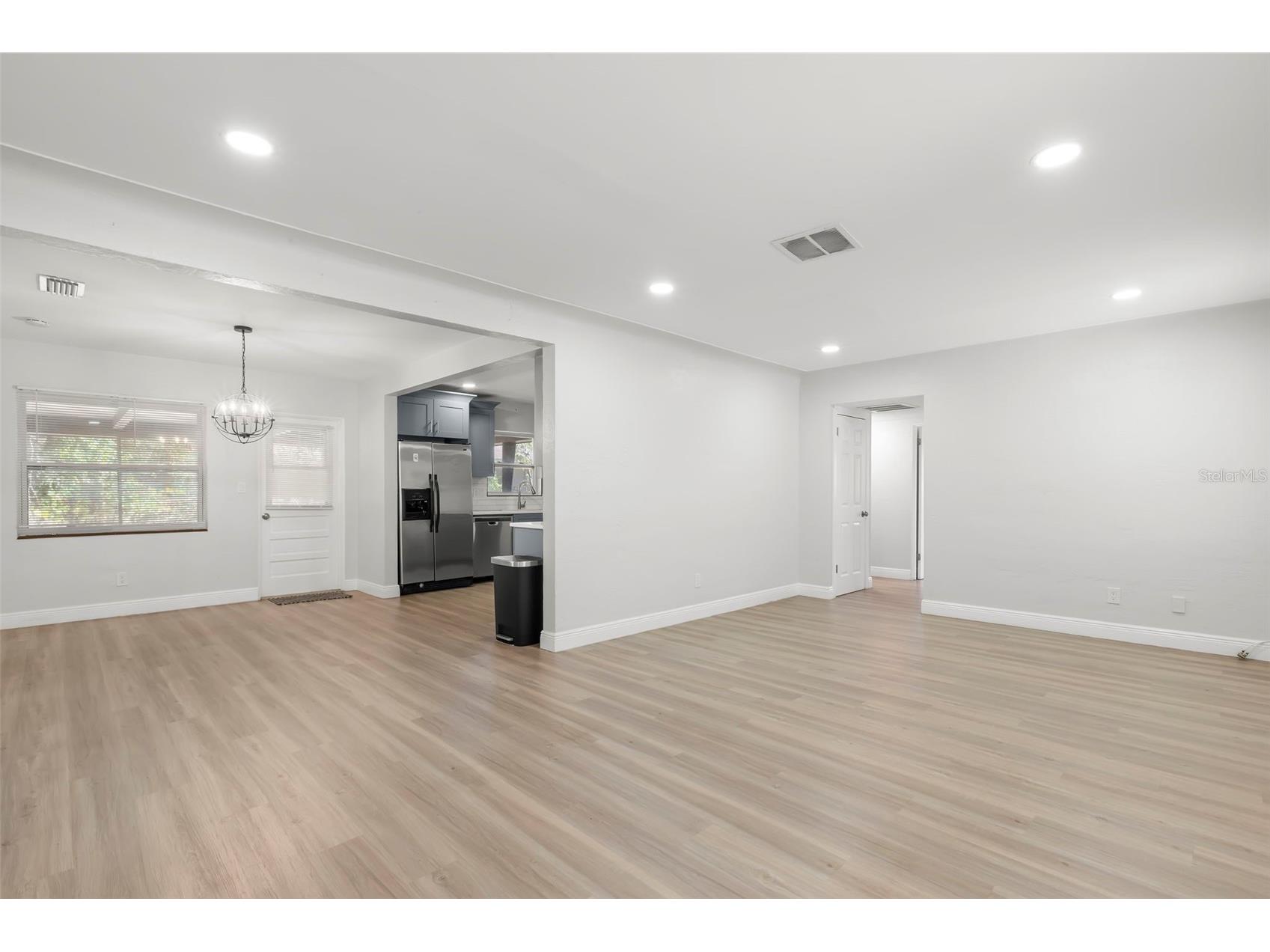 5590 Highland Street S Saint Petersburg FL 33705 TB8476881 image7