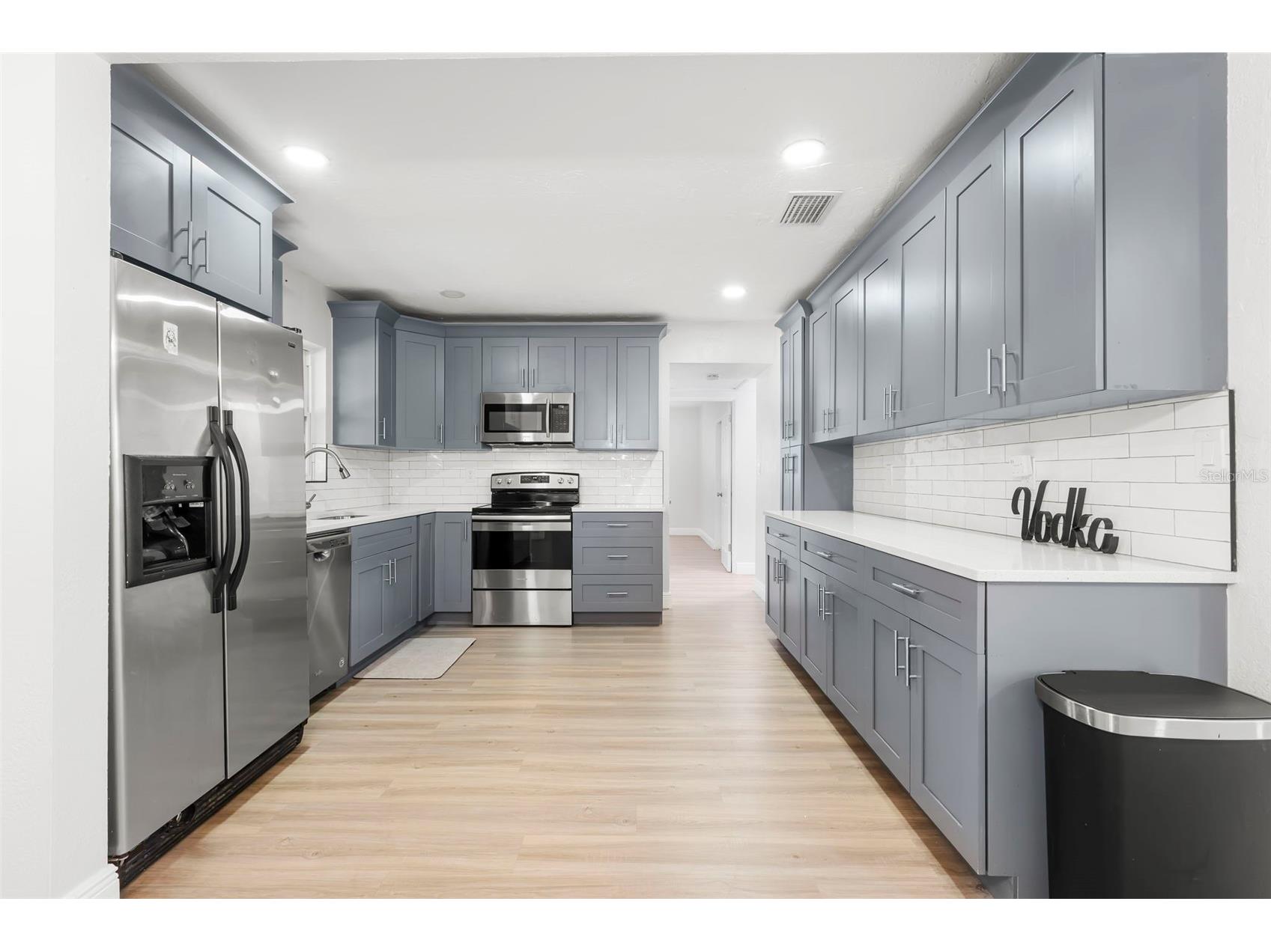 5590 Highland Street S Saint Petersburg FL 33705 TB8476881 image9