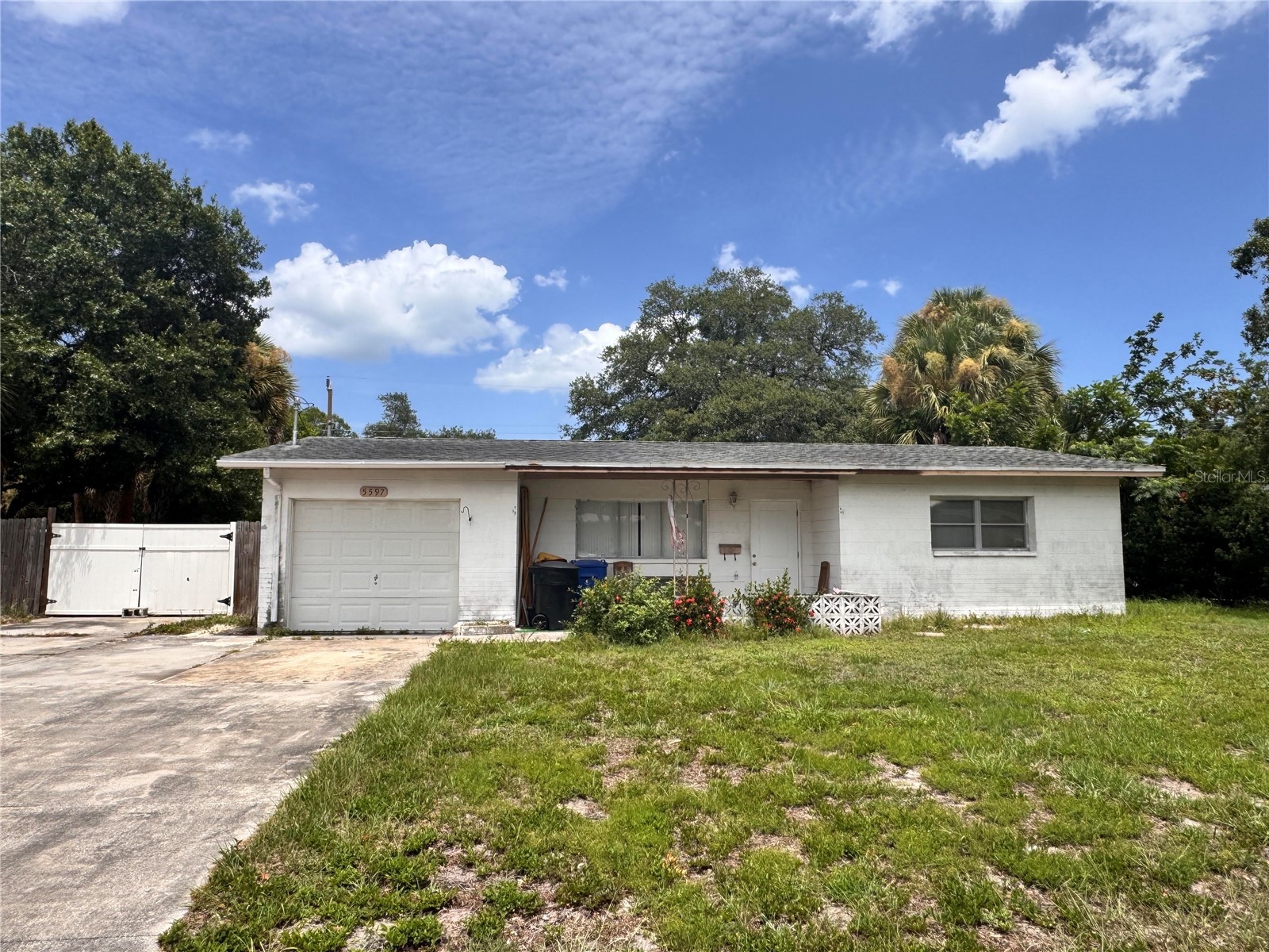 5597 Pershing Street NE Saint Petersburg FL 33703 TB8529639 image1