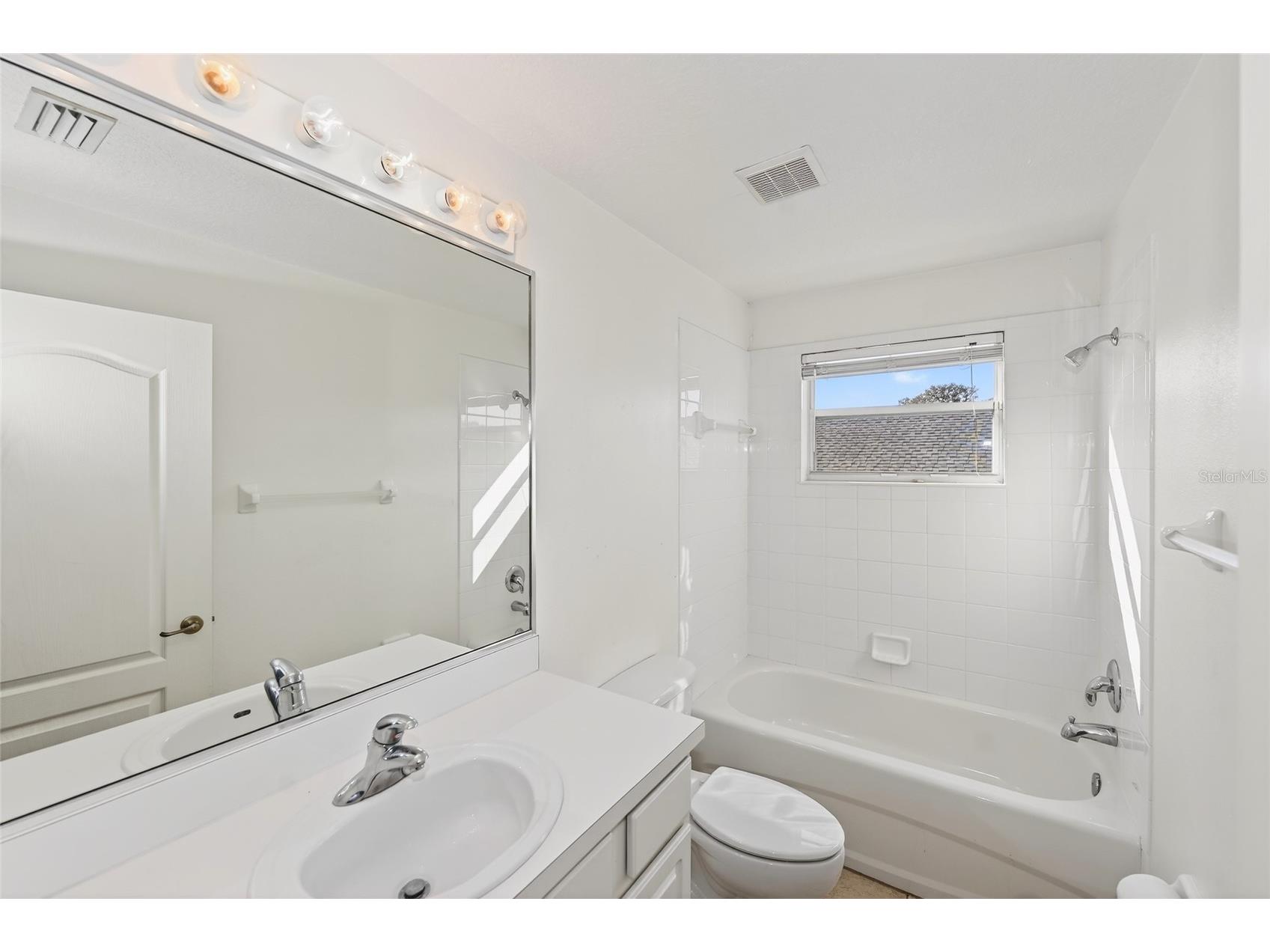 5598 Burnt Branch Circle Sarasota FL 34232 A4676394 image31