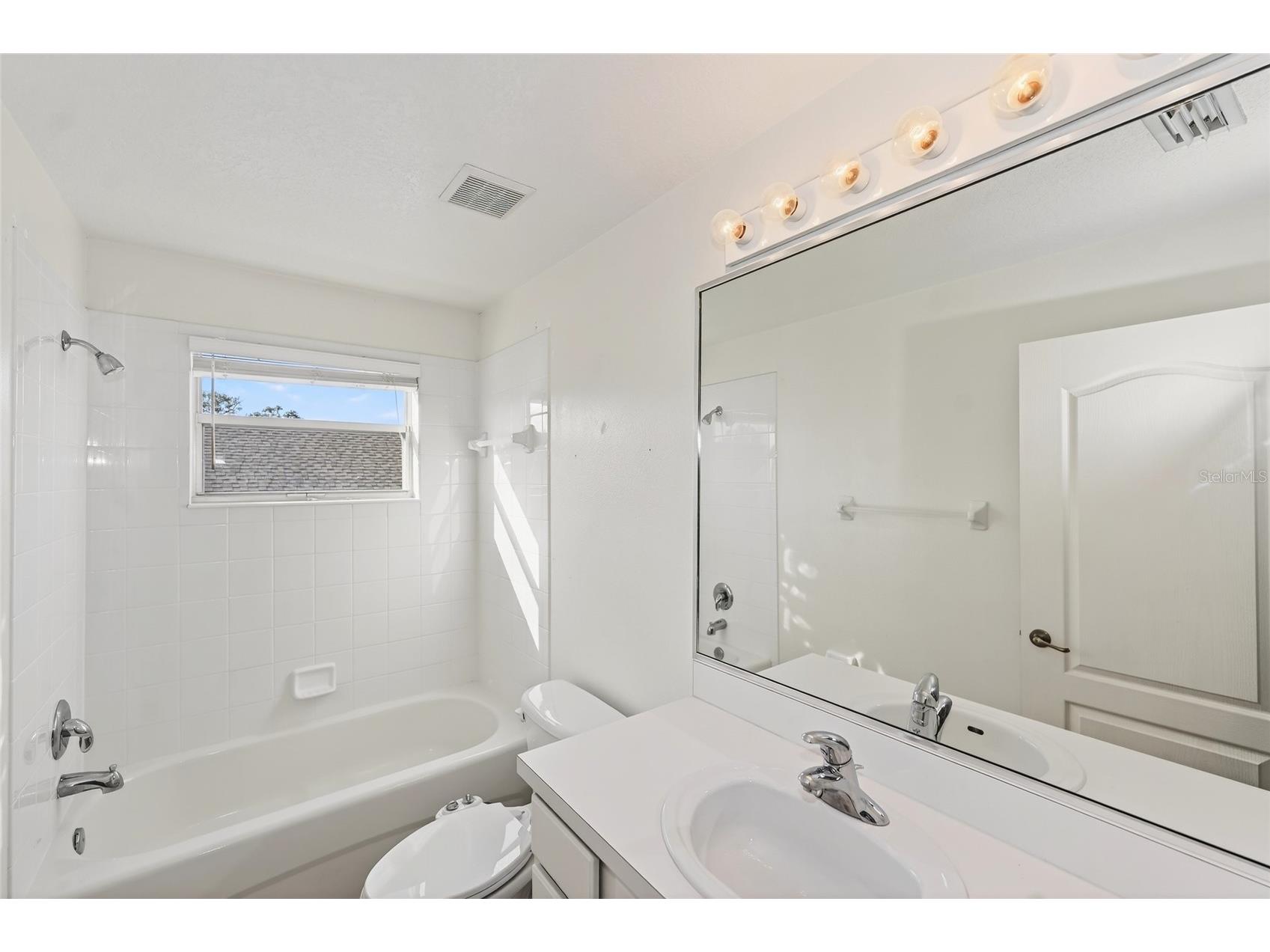 5598 Burnt Branch Circle Sarasota FL 34232 A4676394 image35