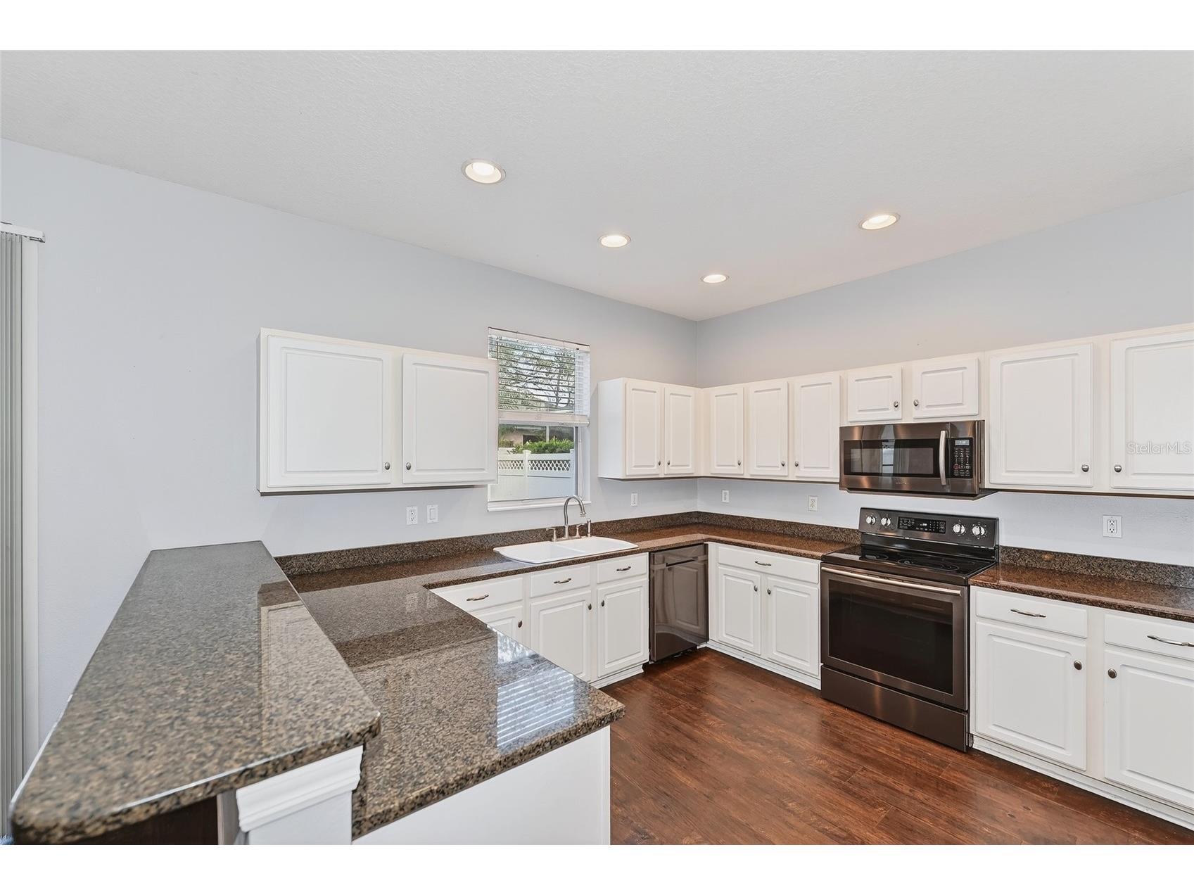 5598 Burnt Branch Circle Sarasota FL 34232 A4676394 image8