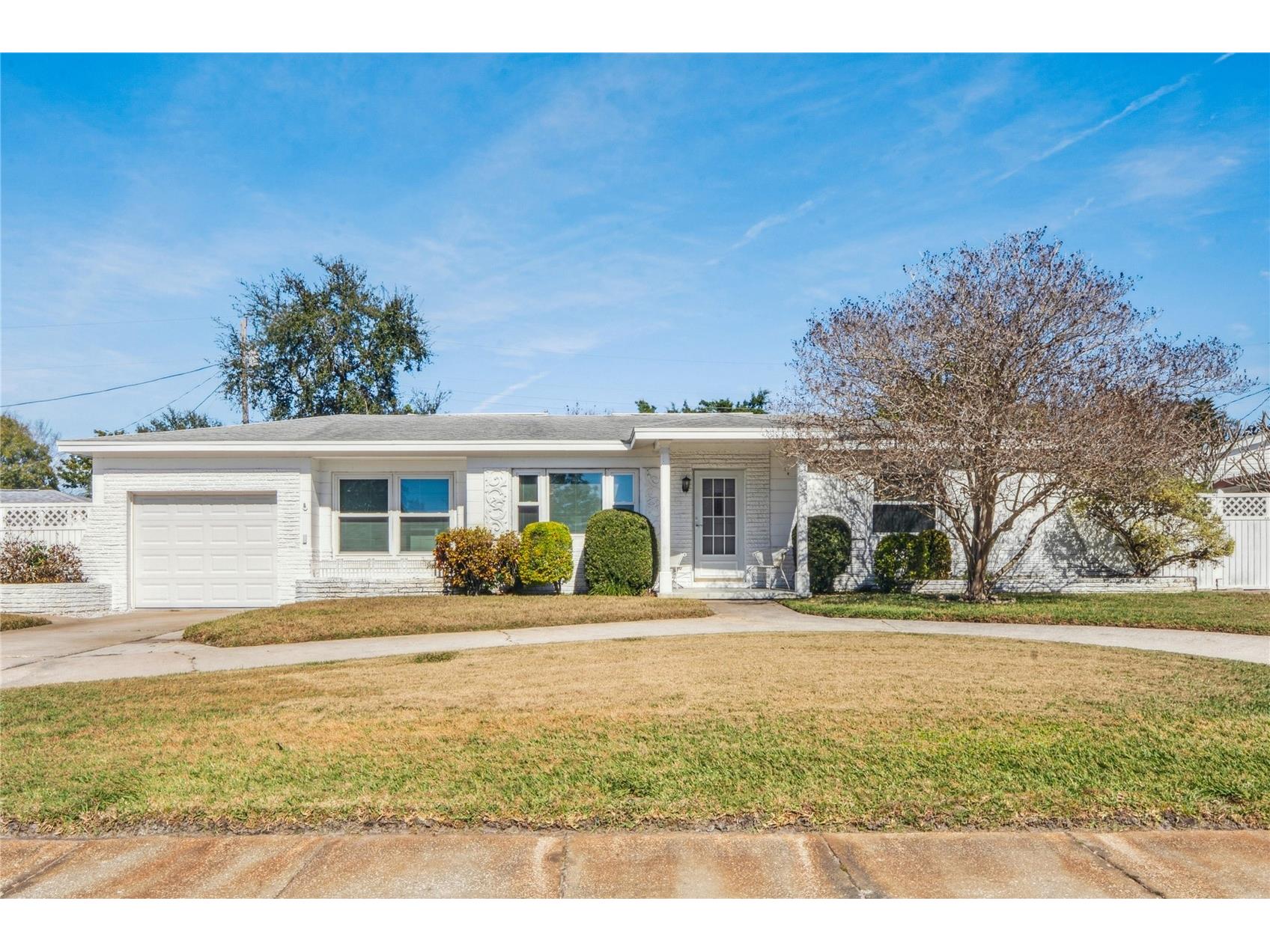 5599 49th Avenue N Kenneth City FL 33709 W7882318 image1