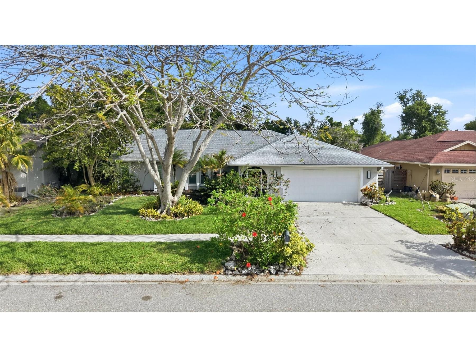 5599 Wilde Oak Way Sarasota FL 34232 A4688991 image1