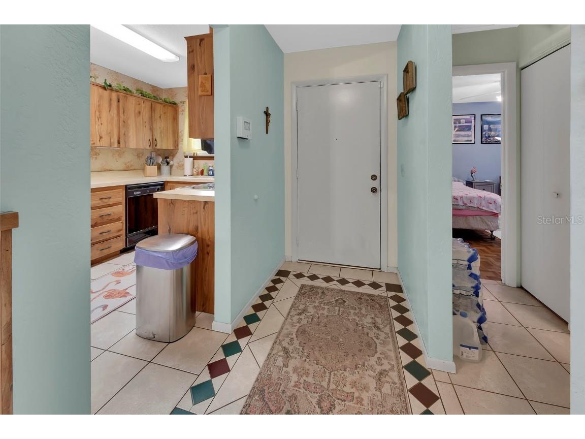 56 Park Place Ormond Beach FL 32174 V4946359 image2