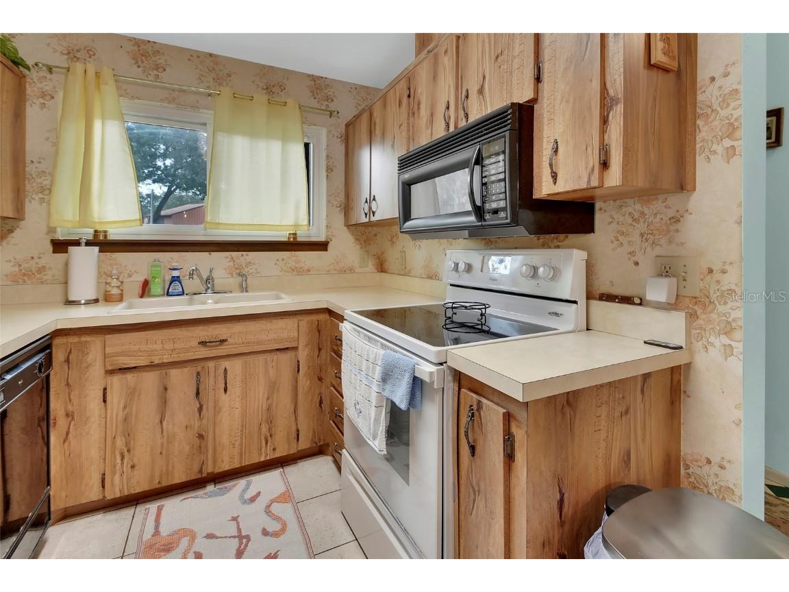 56 Park Place Ormond Beach FL 32174 V4946359 image9