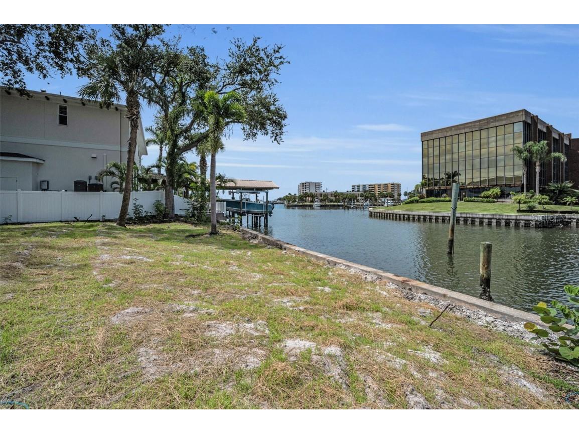 56 Sandpiper Road Tampa FL 33609 - OLD TAMPA BAY TB8425913 image2