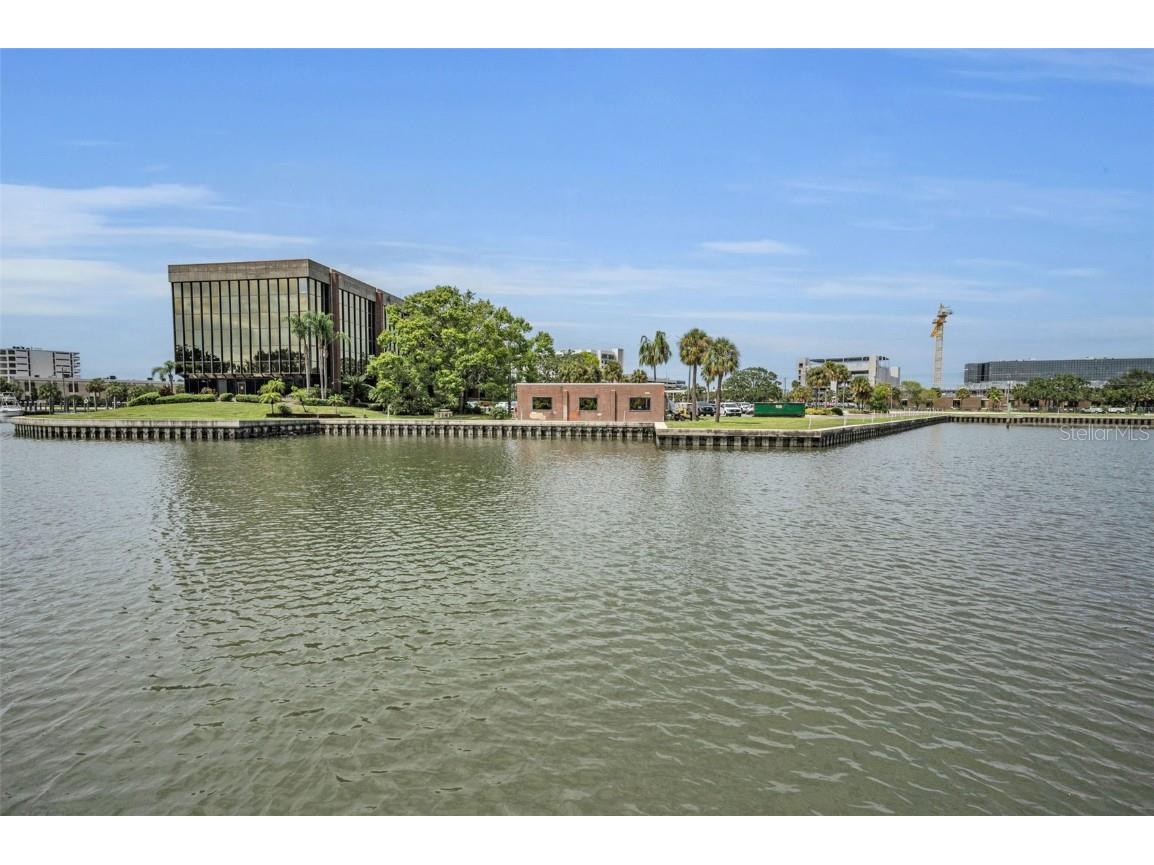 56 Sandpiper Road Tampa FL 33609 - OLD TAMPA BAY TB8425913 image4
