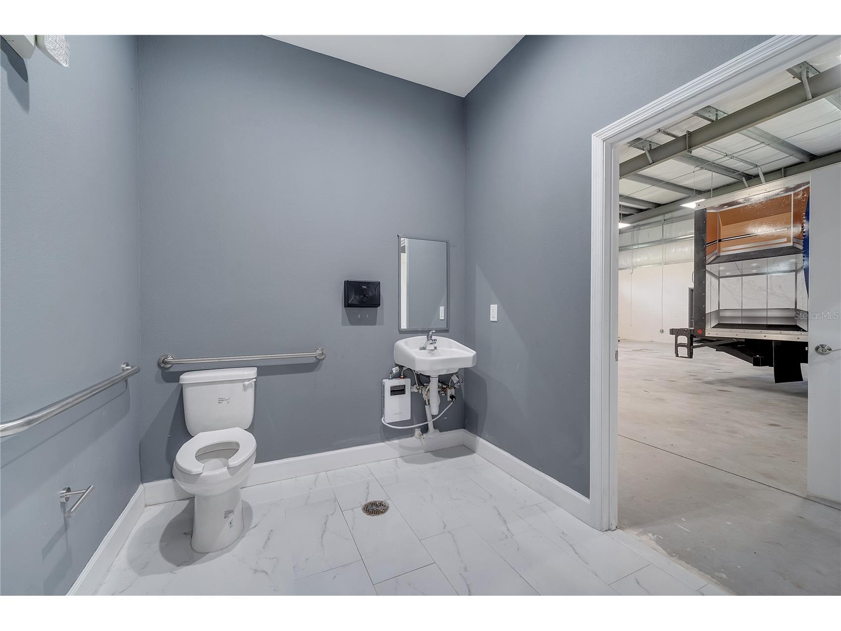 560 Barry Street Orlando FL 32808 O6400127 image25