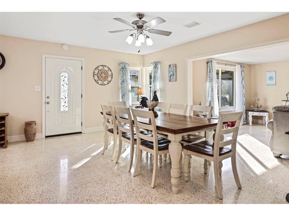 560 Baywood Drive S Dunedin FL 34698 TB8444088 image3