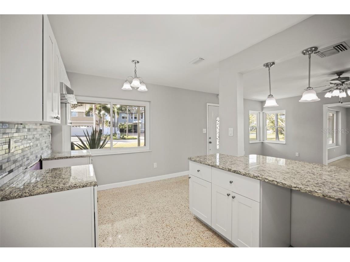 560 Baywood Drive S Dunedin FL 34698 TB8444088 image4