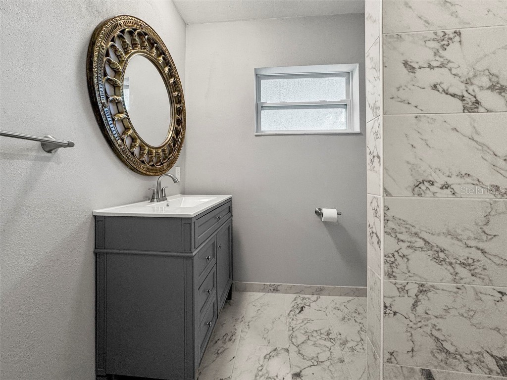 560 Baywood Drive S Dunedin FL 34698 TB8444088 image5