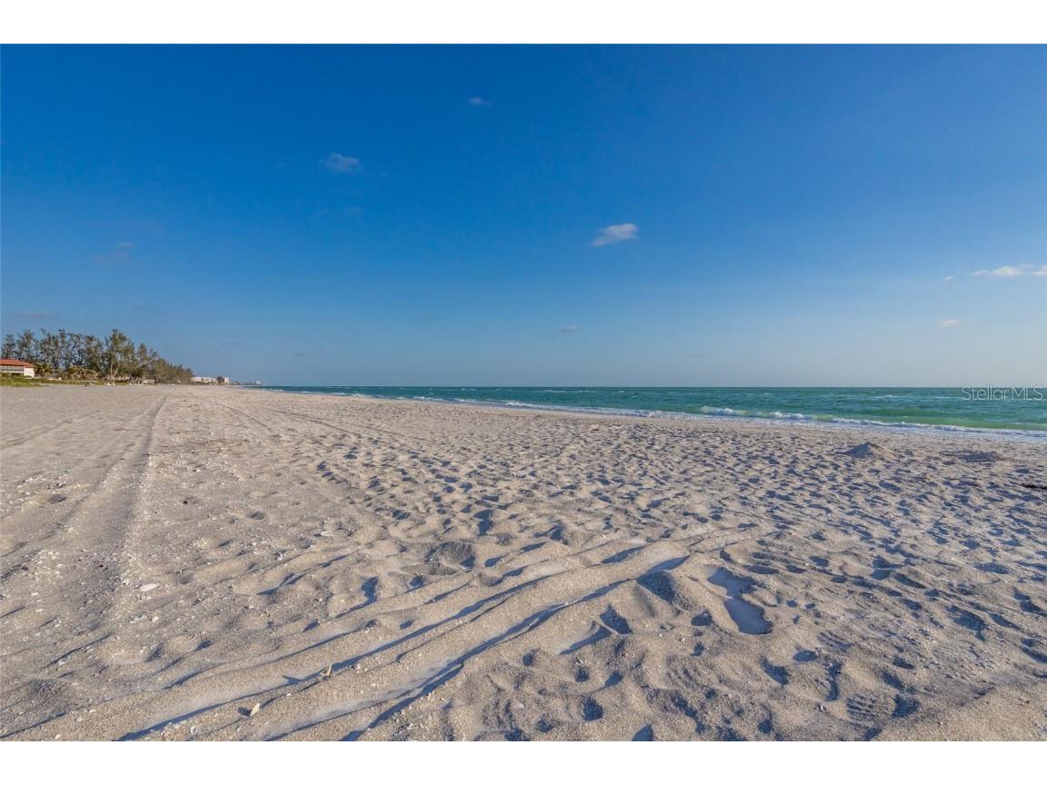 560 Gulf Bay Road Longboat Key FL 34228 A4649200 image3