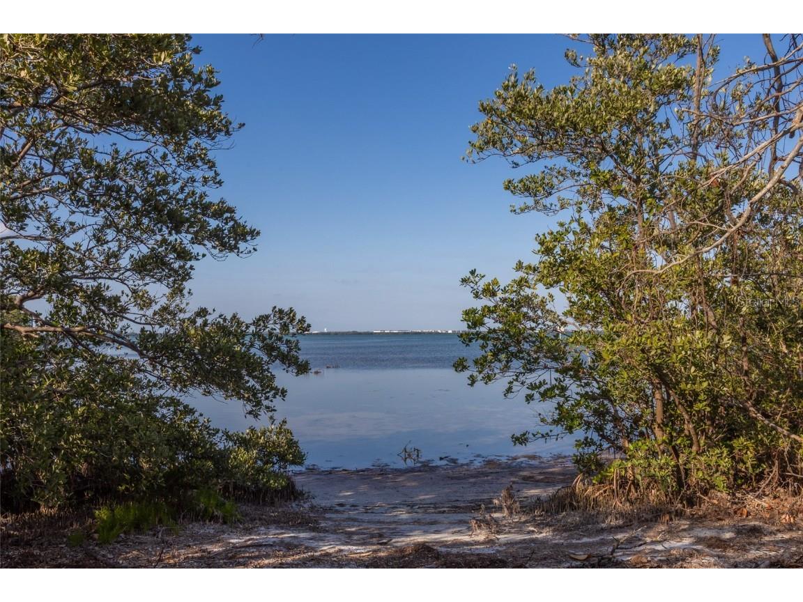 560 Gulf Bay Road Longboat Key FL 34228 A4649200 image38