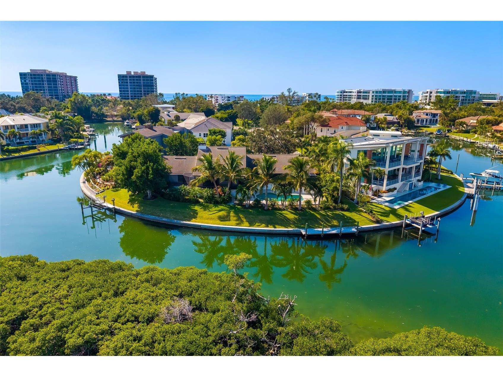 560 Harbor Cove Circle Longboat Key FL 34228 - SARASOTA BAY A4672059 image1