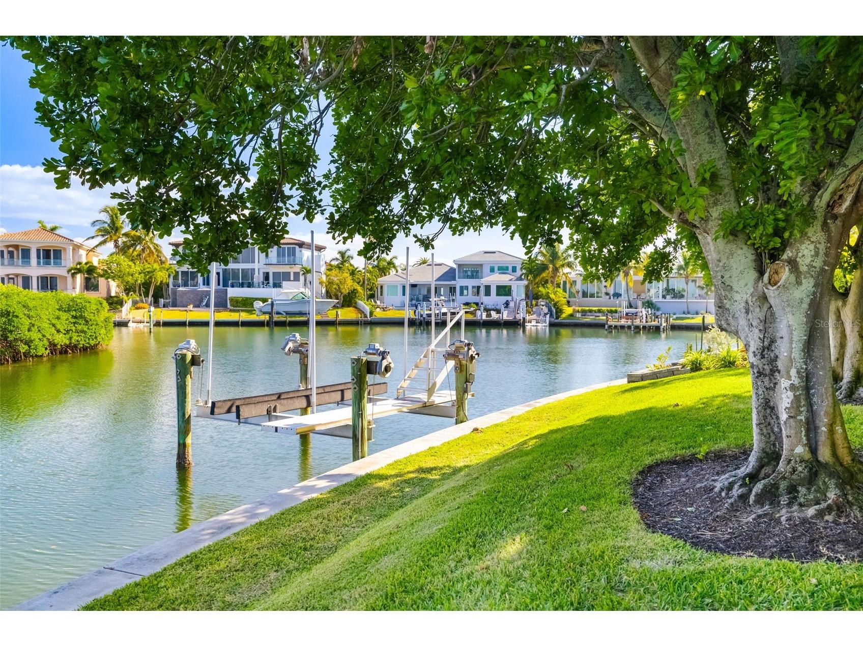 560 Harbor Cove Circle Longboat Key FL 34228 - SARASOTA BAY A4672059 image3