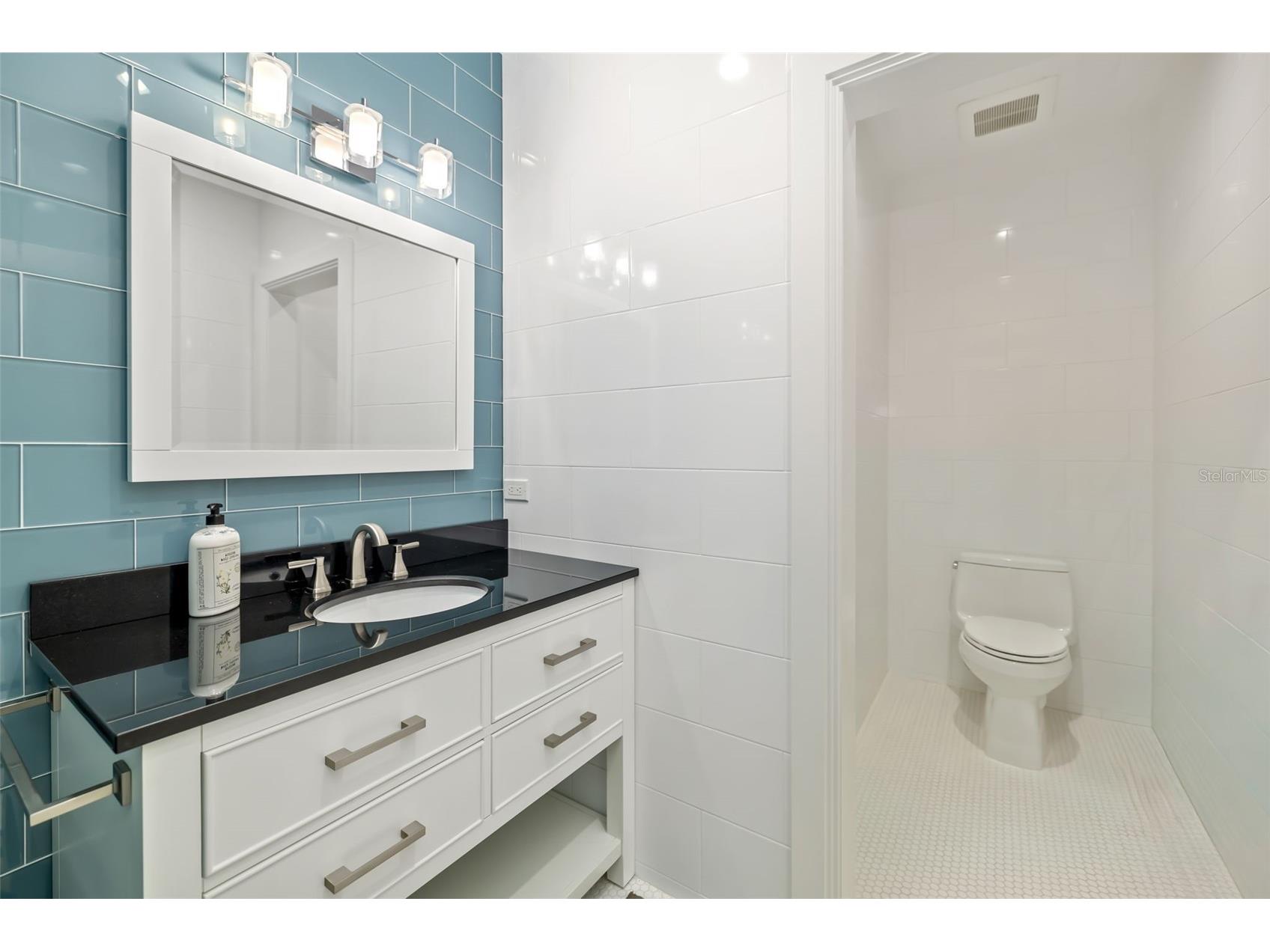 560 Harbor Cove Circle Longboat Key FL 34228 - SARASOTA BAY A4672059 image43