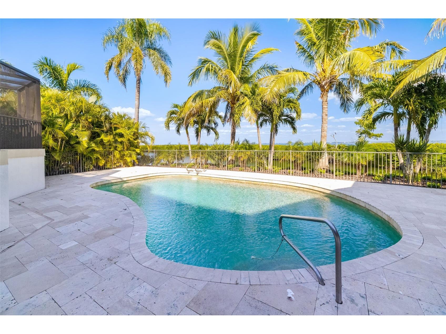 560 Harbor Cove Circle Longboat Key FL 34228 - SARASOTA BAY A4672059 image5