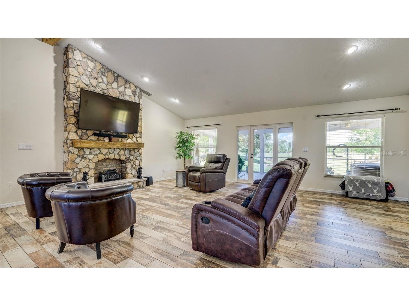 560 Oakford Road Sarasota FL 34240 A4674764 image13