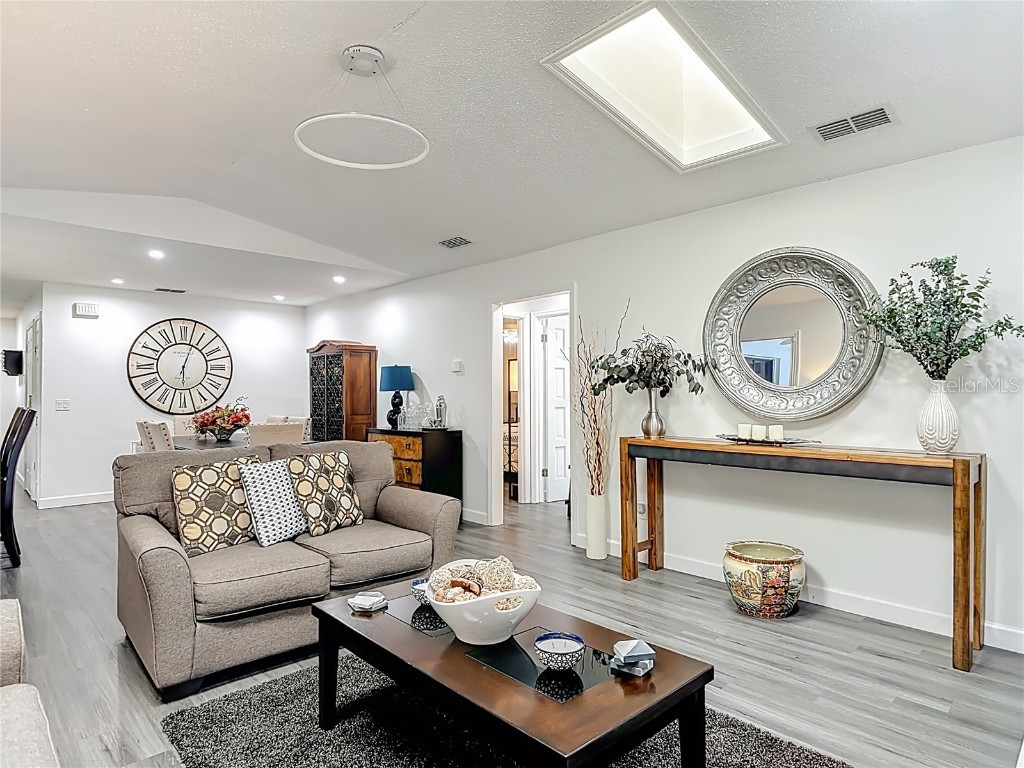 560 Saxon Boulevard Deltona FL 32725 O6356264 image21