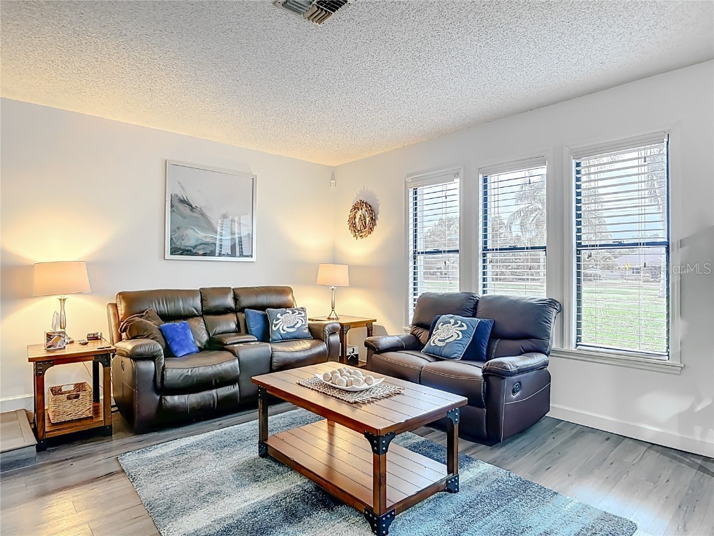 560 Saxon Boulevard Deltona FL 32725 O6356264 image4