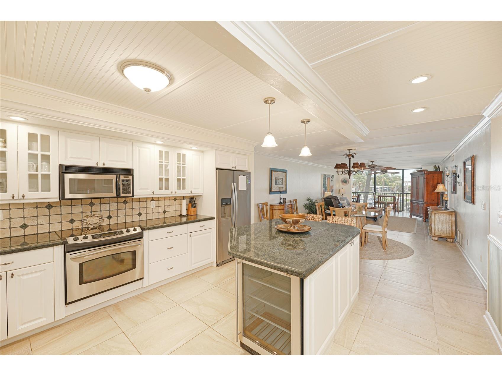 5600 Beach Way Dr #213 Sarasota FL 34242 - SIESTA KEY PUBLIC BEACH A4697642 image2