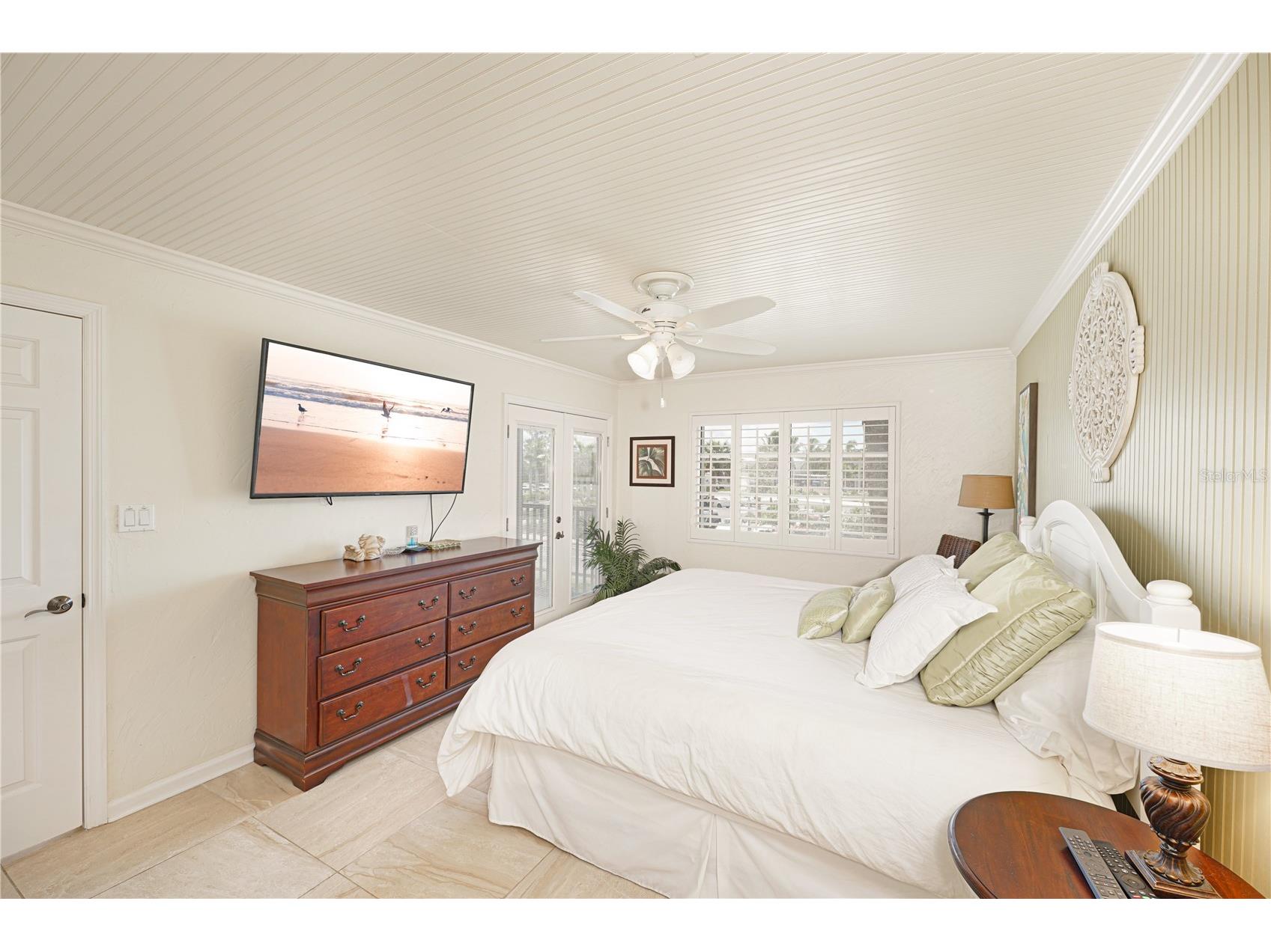 5600 Beach Way Dr #213 Sarasota FL 34242 - SIESTA KEY PUBLIC BEACH A4697642 image8